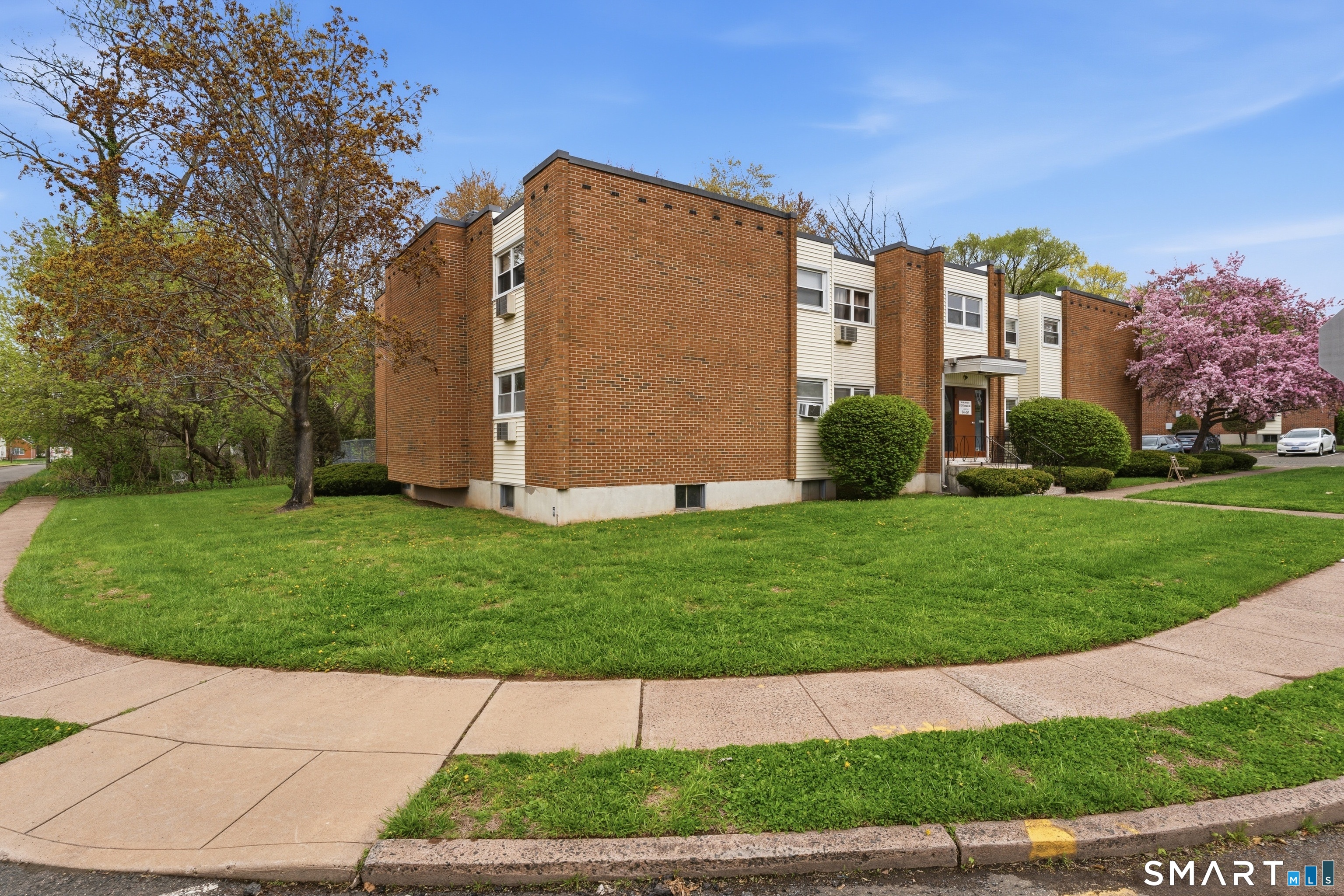 27 Thompson Road Manchester CT 06040