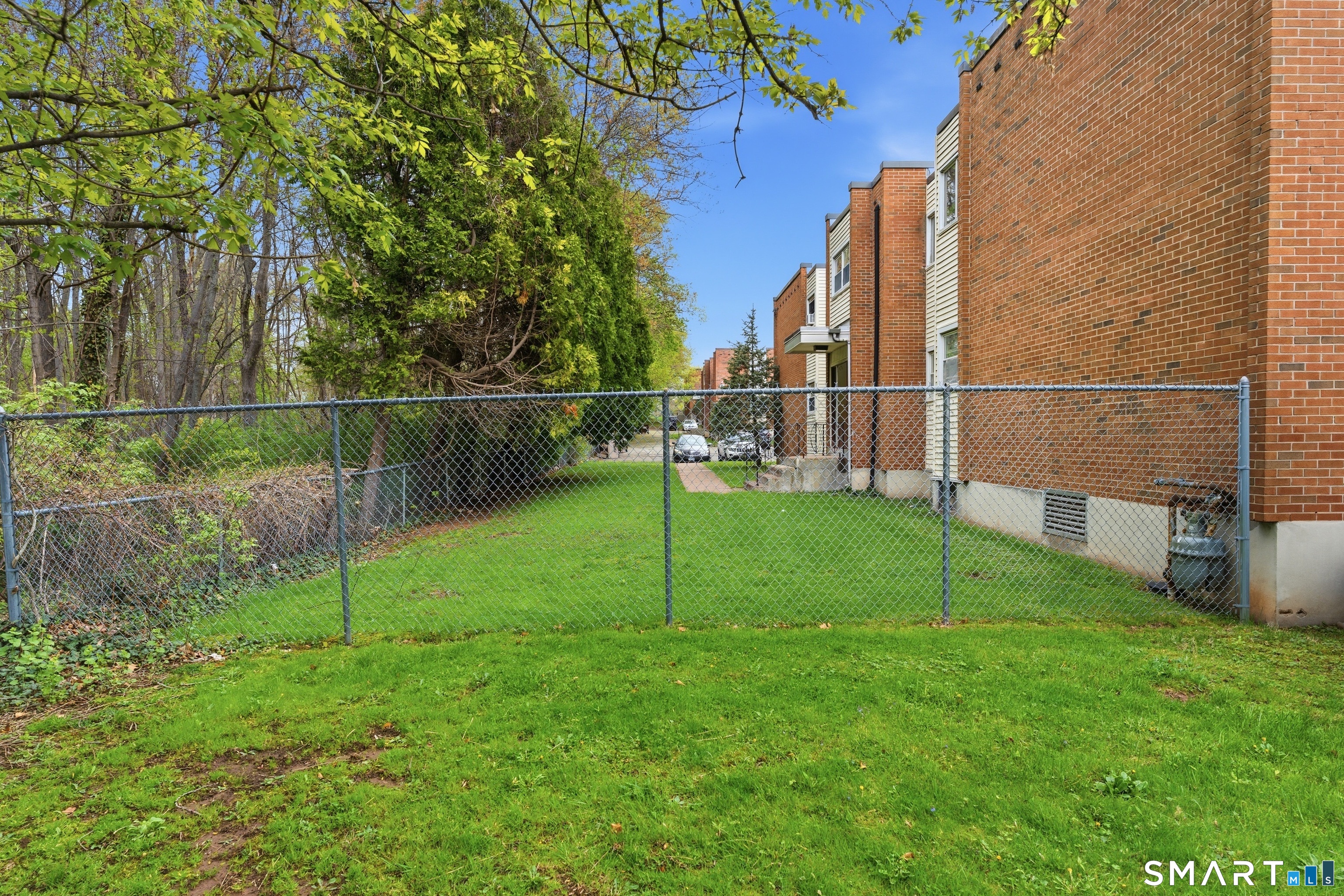 27 Thompson Road Manchester CT 06040