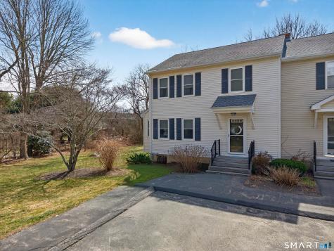 10 Castle Meadow Drive Stonington CT 06379