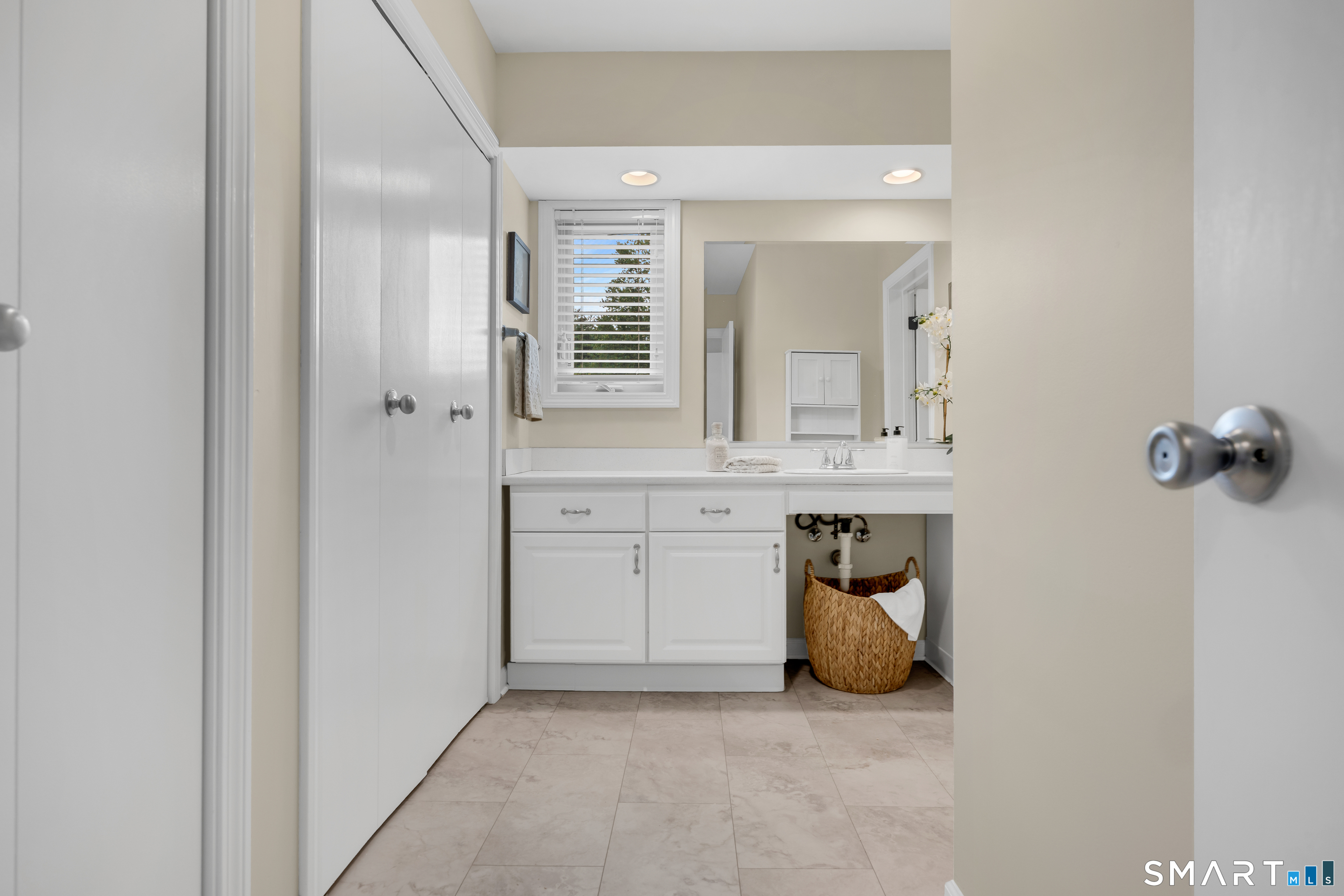 4 Carriage Drive Simsbury CT 06070