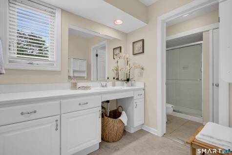 4 Carriage Drive Simsbury CT 06070