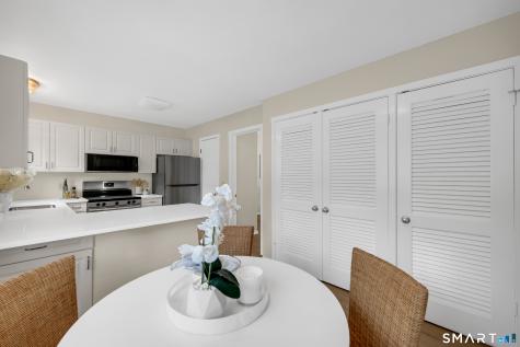 4 Carriage Drive Simsbury CT 06070