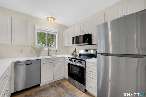 4 Carriage Drive Simsbury CT 06070