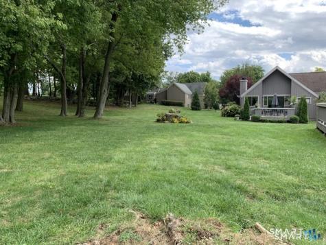 252 Agawam Drive Stratford CT 06614