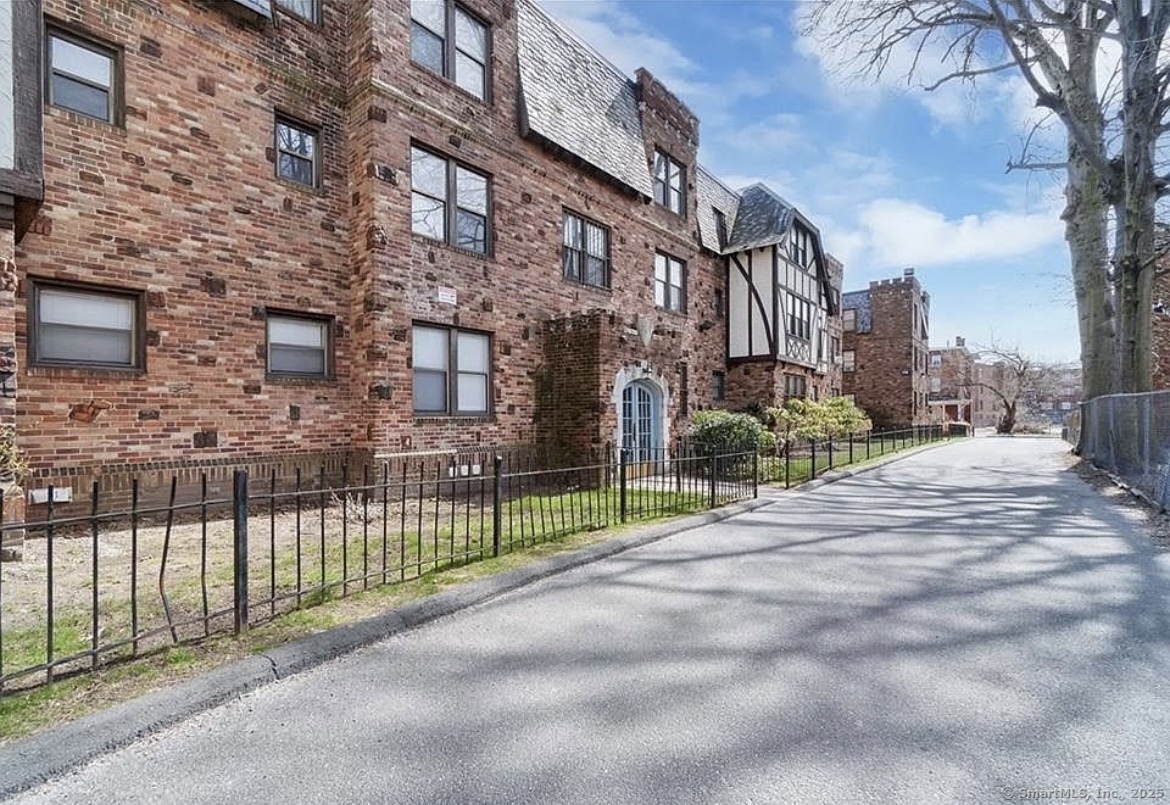 16 Townley Street Hartford CT 06154