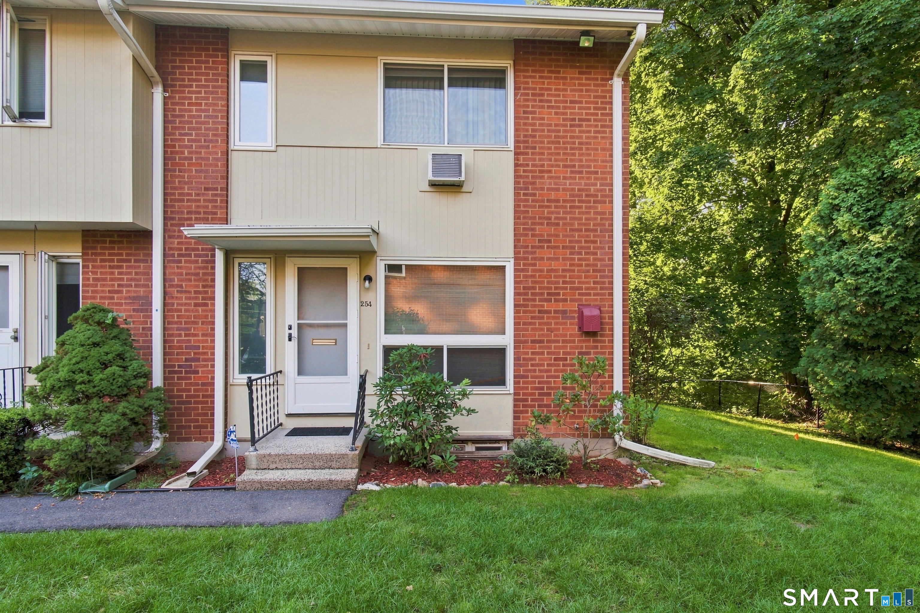 254 Centerbrook Road Hamden CT 06518