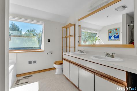 446 Whitfield Street Guilford CT 06437