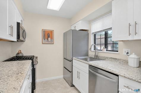 19 Eden Court Brookfield CT 06804