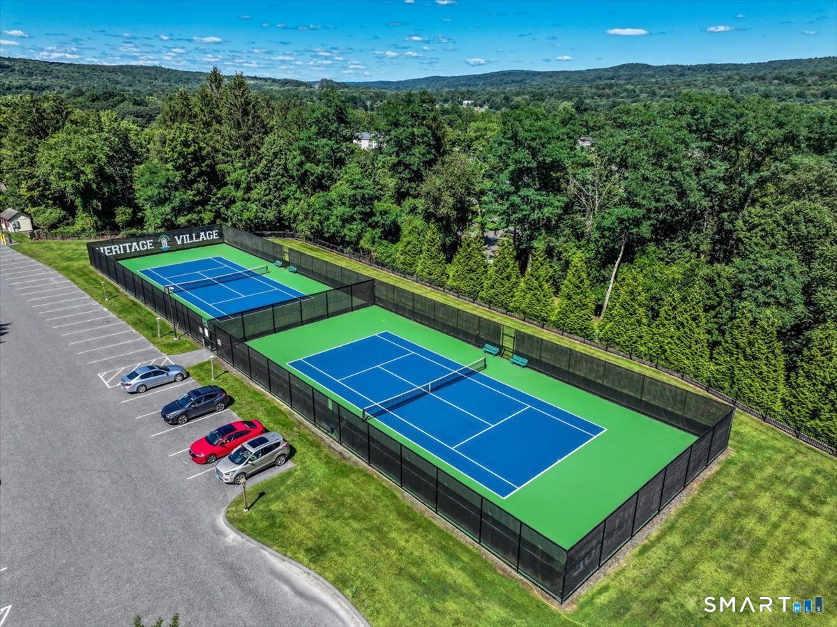 537 Heritage Village Southbury CT 06488