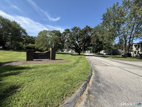 127 Black Point Road East Lyme CT 06357