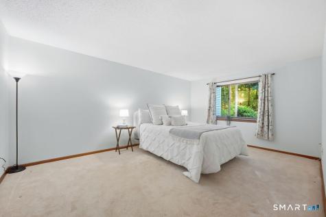 14 Wiggins Farm Drive Simsbury CT 06070