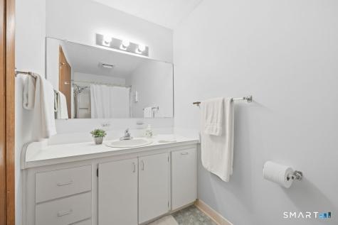 14 Wiggins Farm Drive Simsbury CT 06070