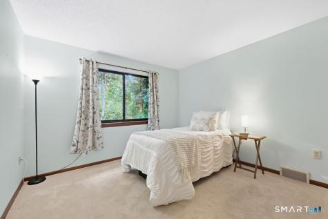 14 Wiggins Farm Drive Simsbury CT 06070