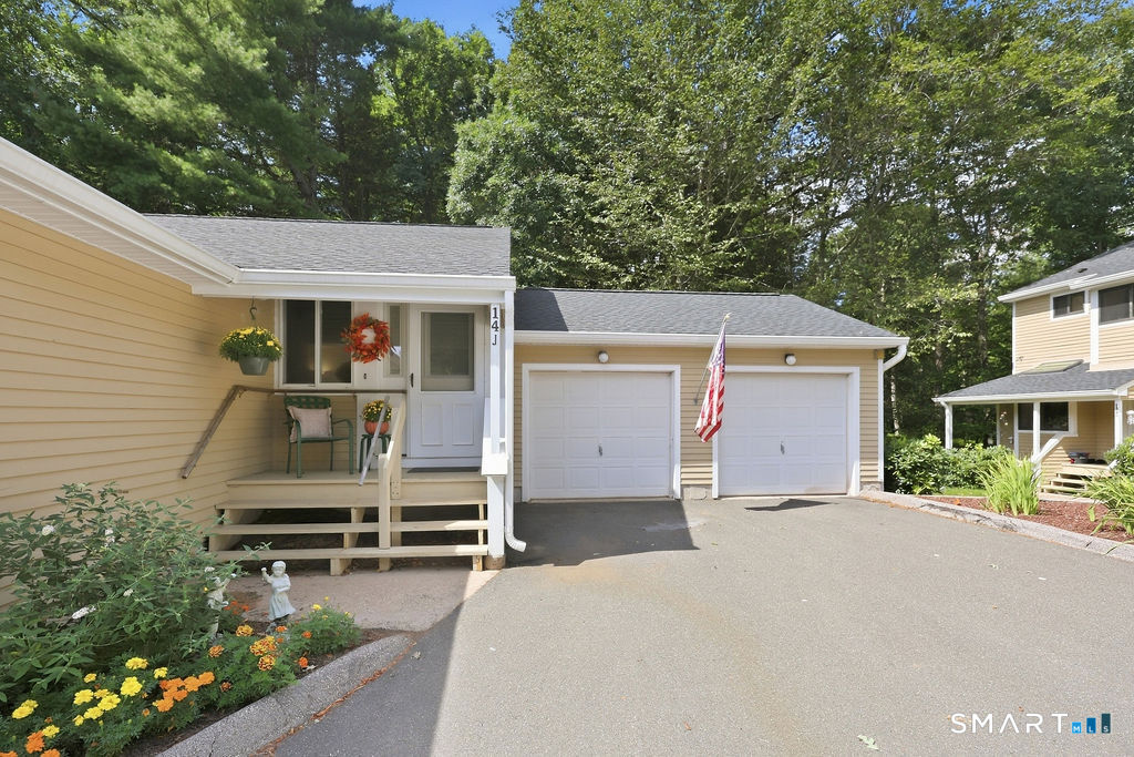 14 Wiggins Farm Drive Simsbury CT 06070
