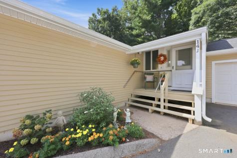 14 Wiggins Farm Drive Simsbury CT 06070