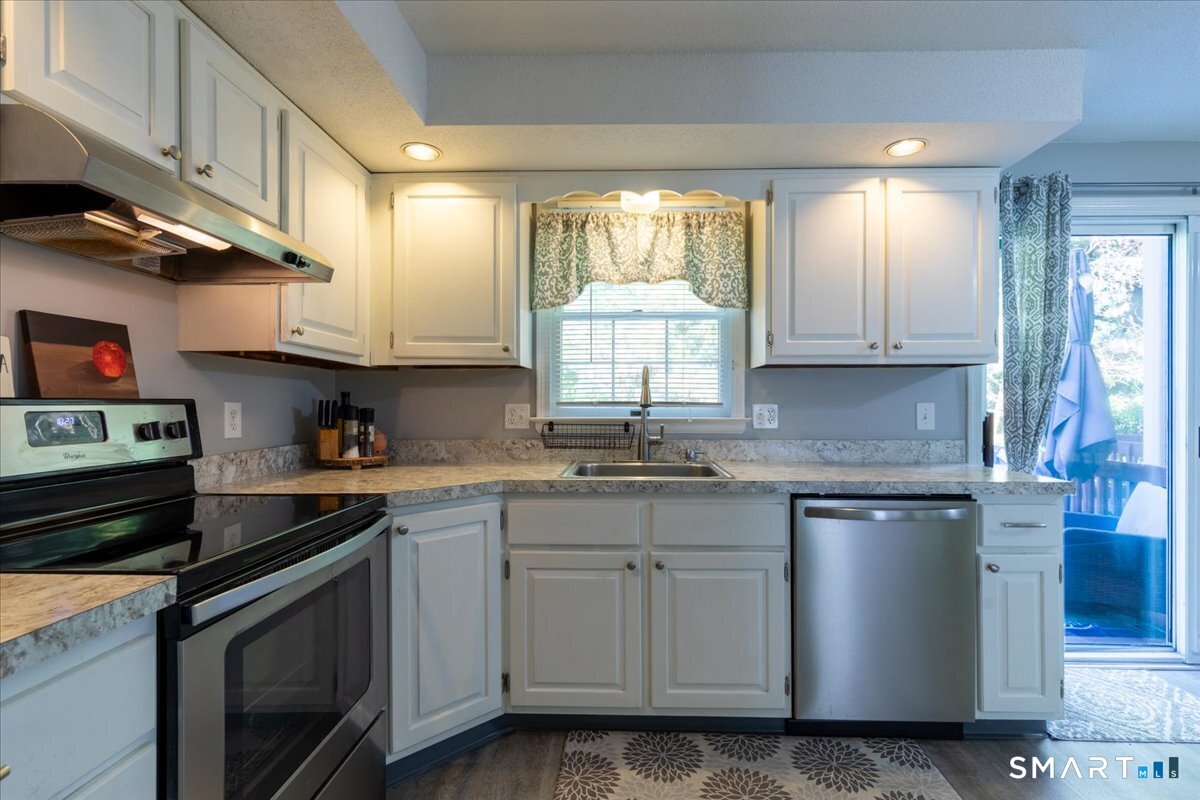 8 Mcintosh Circle Rocky Hill CT 06067