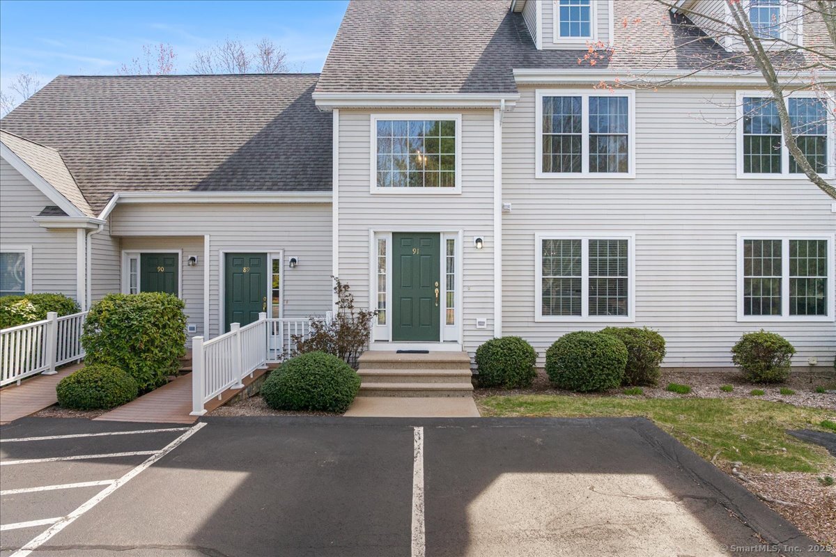 15 Freedom Way East Lyme CT 06357