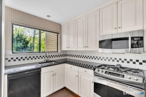206 Sunrise Hill Road Norwalk CT 06851