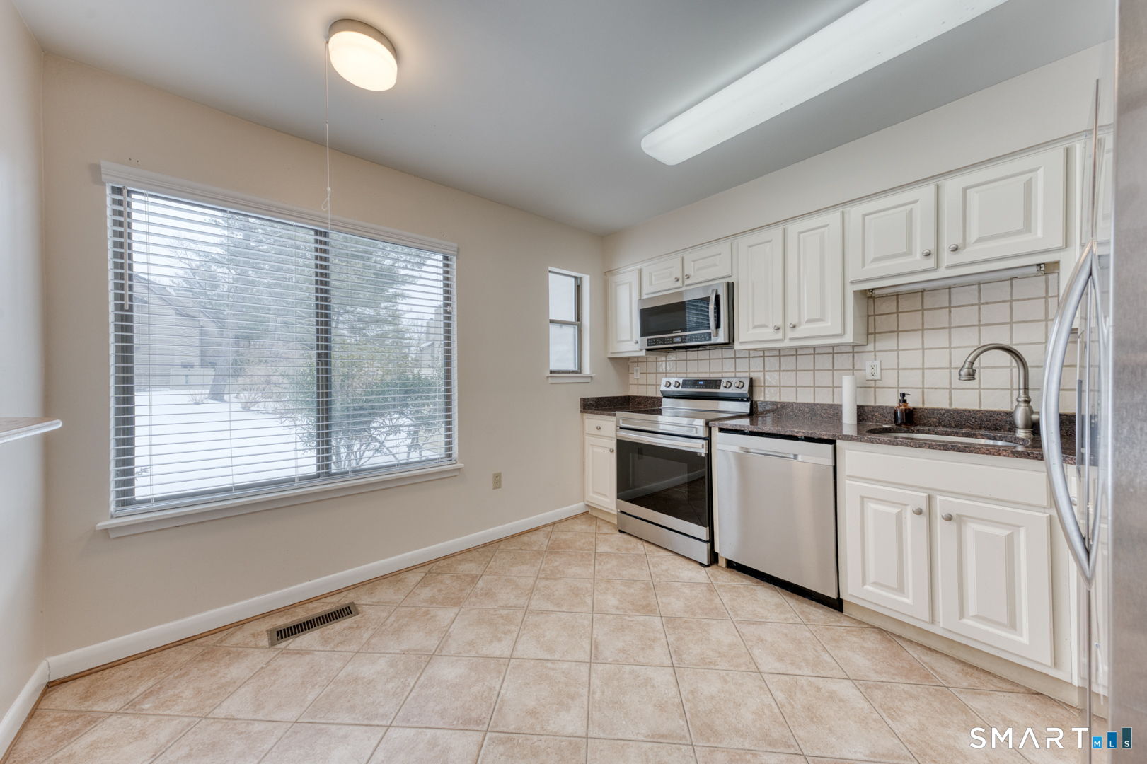 14 Walnut Lane Avon CT 06001