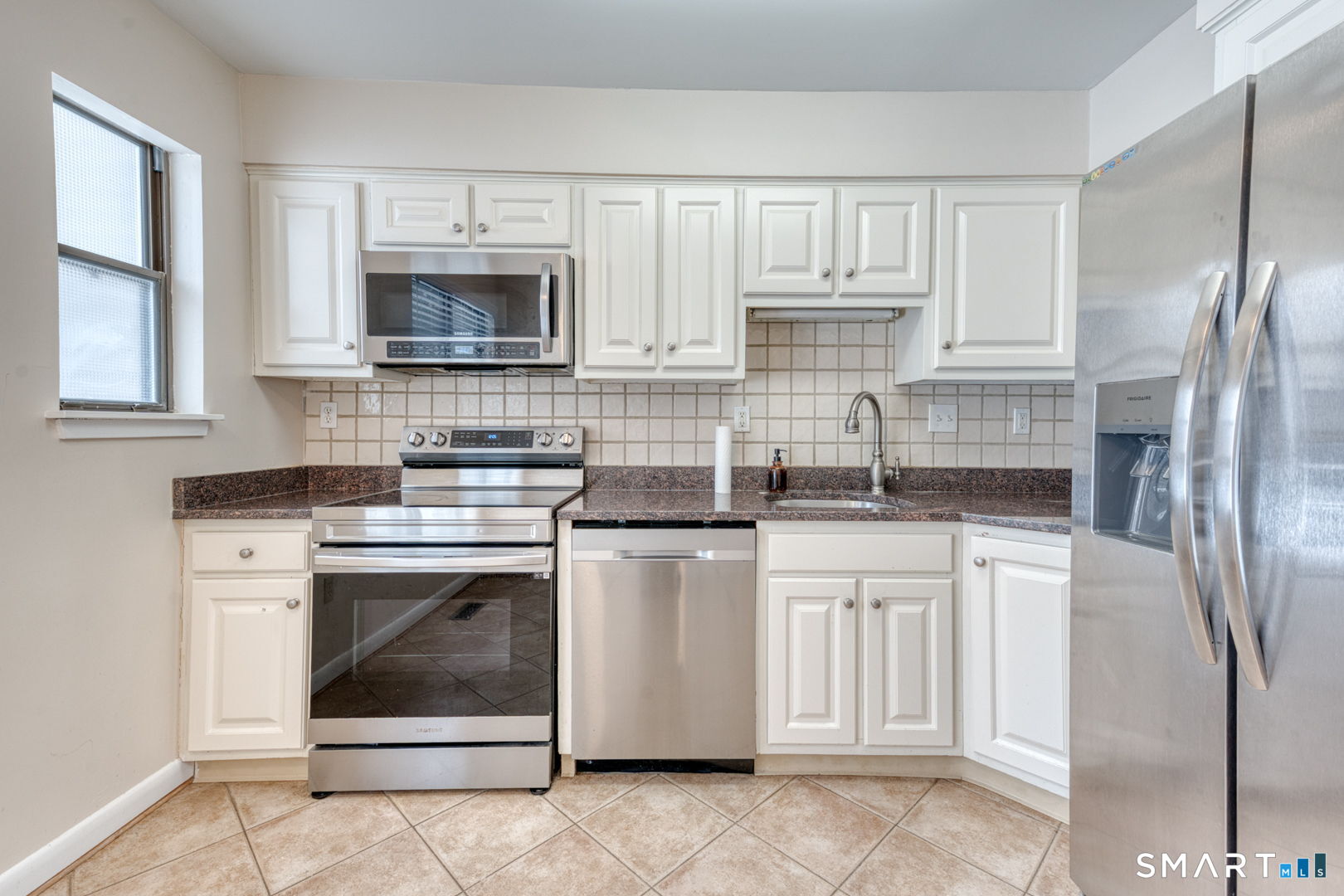 14 Walnut Lane Avon CT 06001