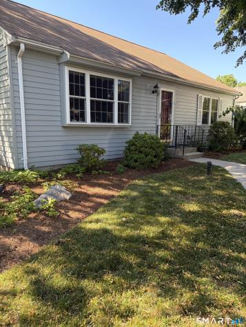 28 Downing Way Madison CT 06443