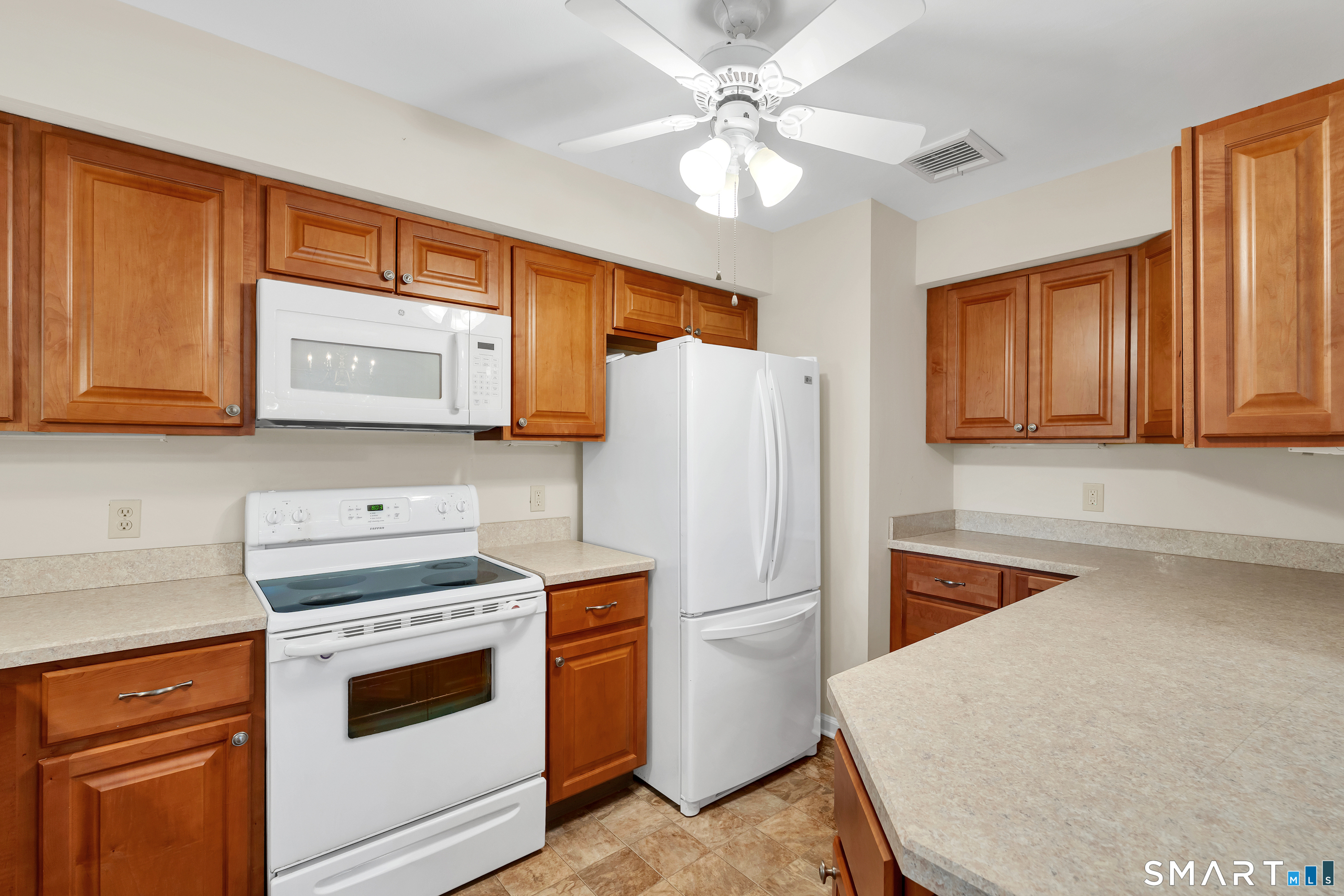 28 Downing Way Madison CT 06443