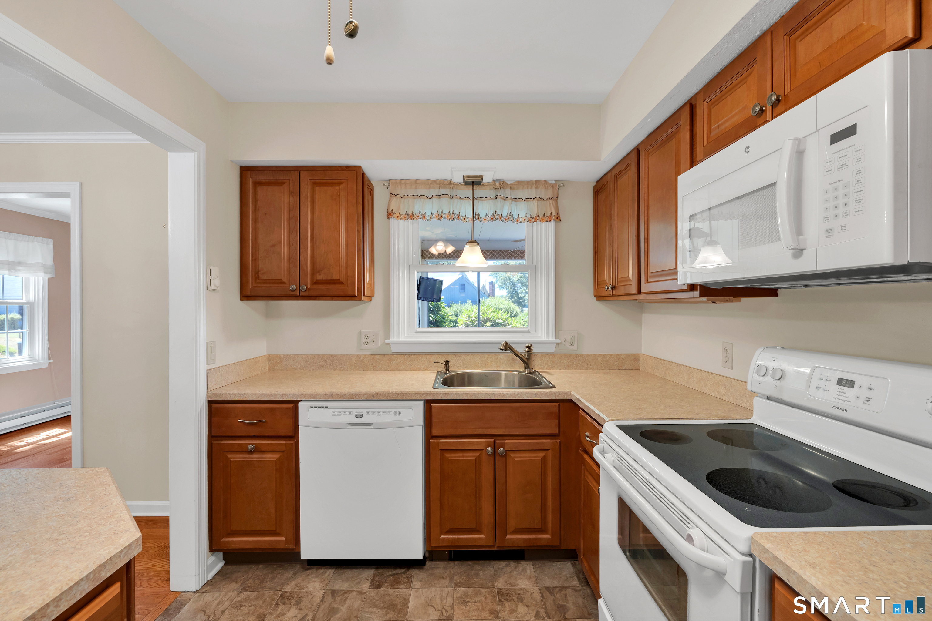 28 Downing Way Madison CT 06443