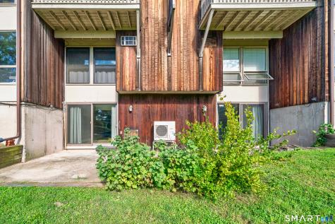 8-G Country Squire Drive Cromwell CT 06416