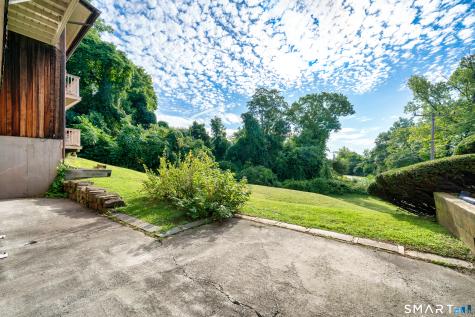 8-G Country Squire Drive Cromwell CT 06416