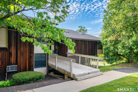 8-G Country Squire Drive Cromwell CT 06416