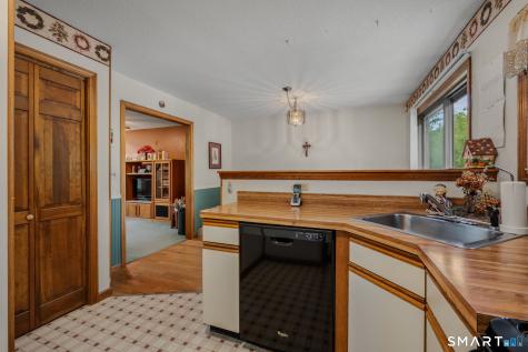 348 Boston Post Road Waterford CT 06385