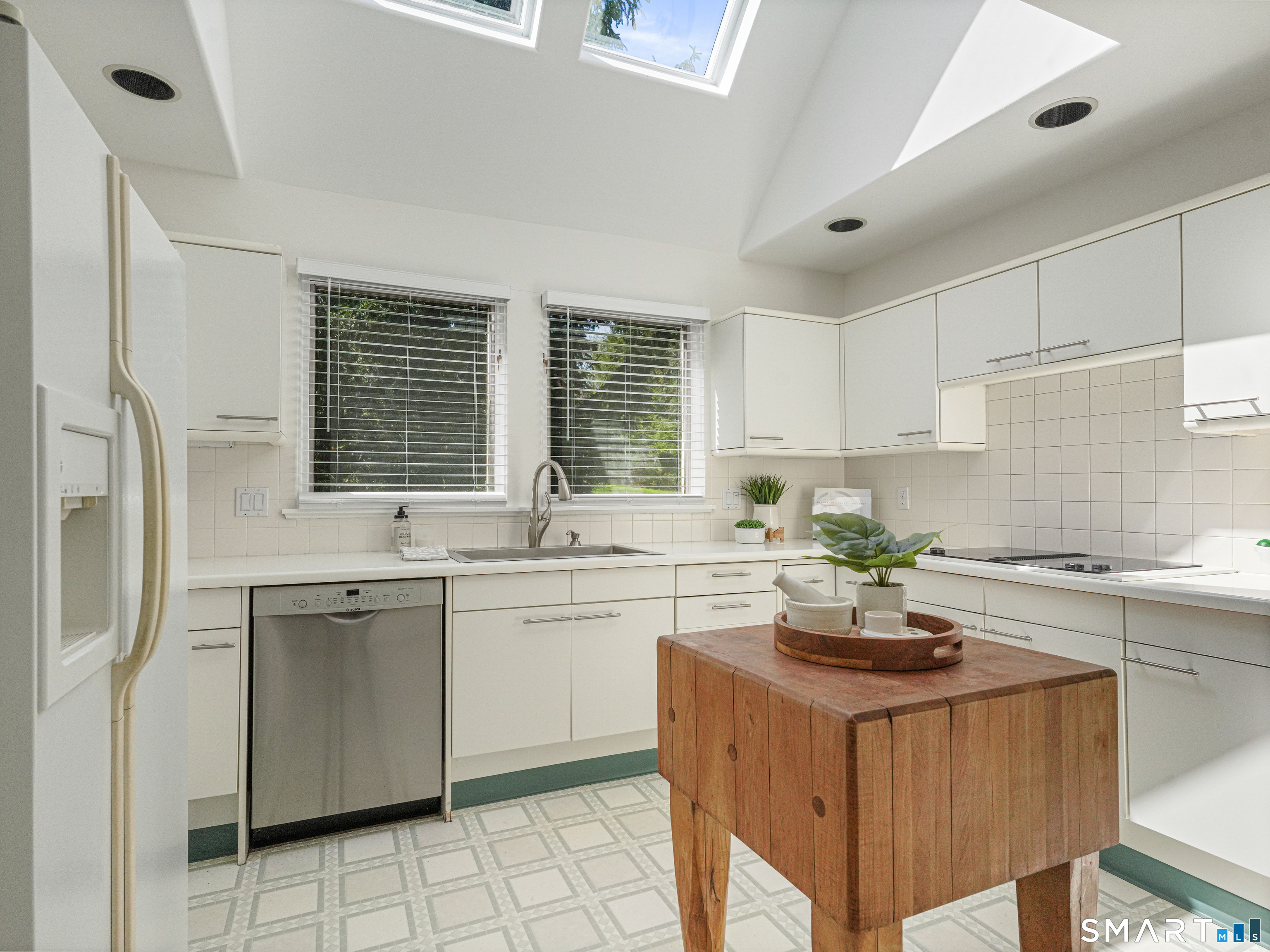230 New Canaan Avenue Norwalk CT 06850