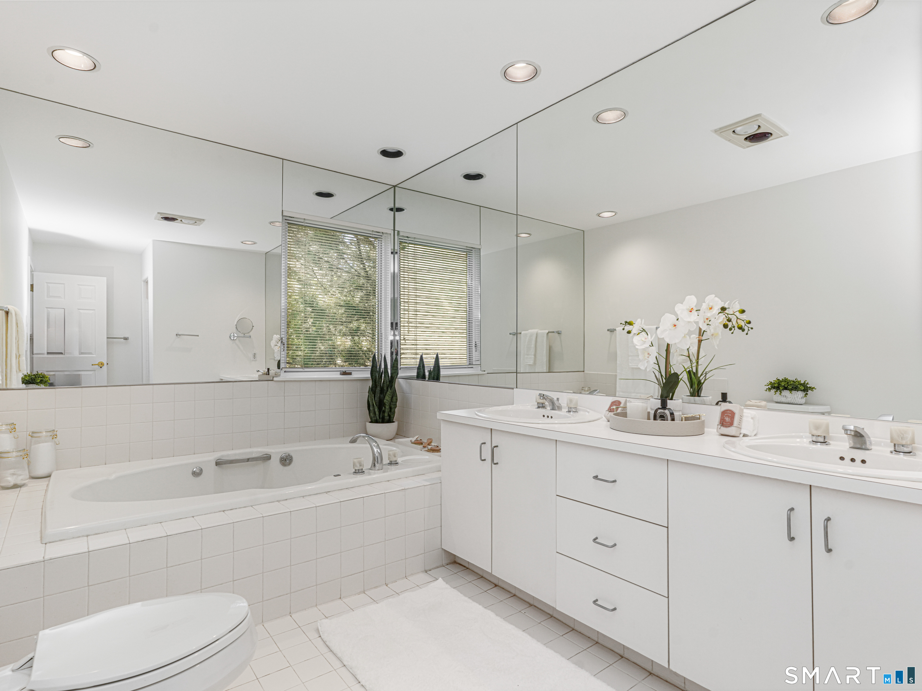 230 New Canaan Avenue Norwalk CT 06850