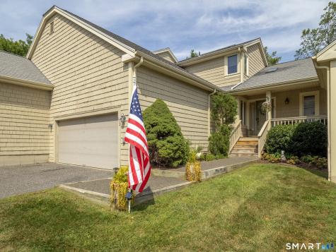 12 Boulevard Drive Danbury CT 06810