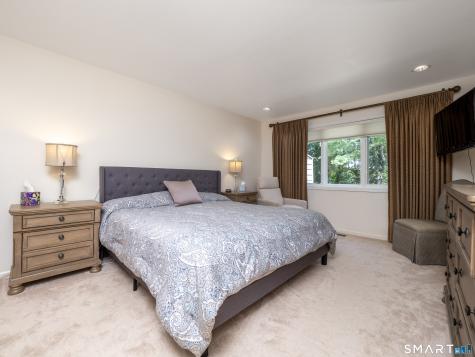 12 Boulevard Drive Danbury CT 06810