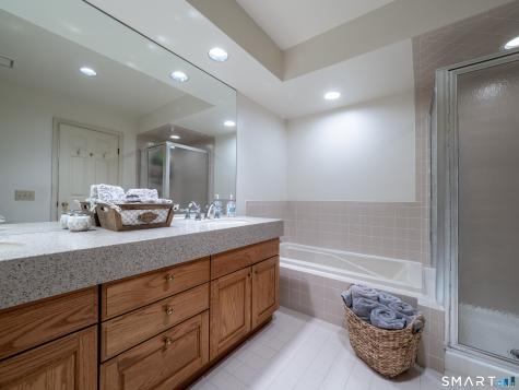 12 Boulevard Drive Danbury CT 06810