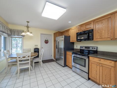 12 Boulevard Drive Danbury CT 06810