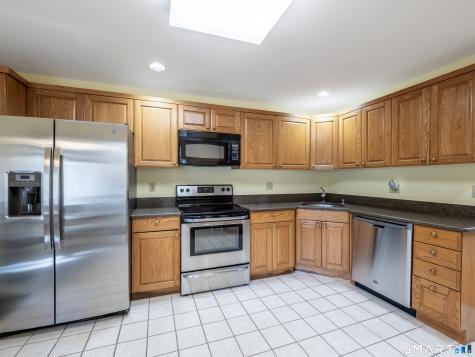 12 Boulevard Drive Danbury CT 06810