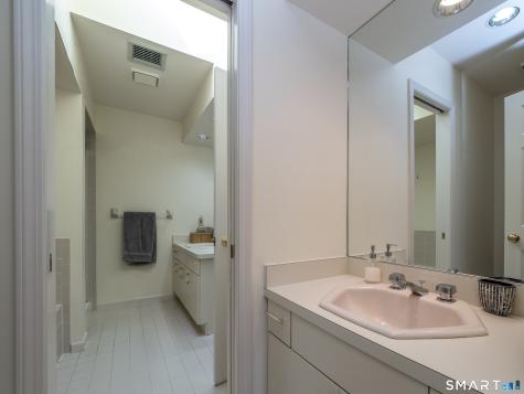 12 Boulevard Drive Danbury CT 06810