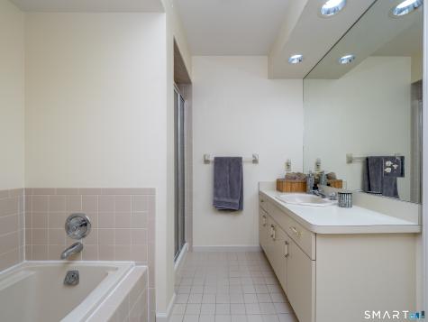 12 Boulevard Drive Danbury CT 06810