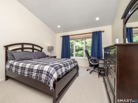 12 Boulevard Drive Danbury CT 06810