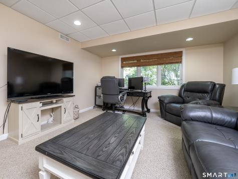 12 Boulevard Drive Danbury CT 06810