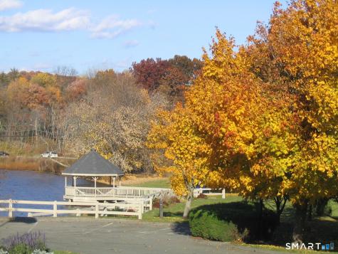 12 Boulevard Drive Danbury CT 06810