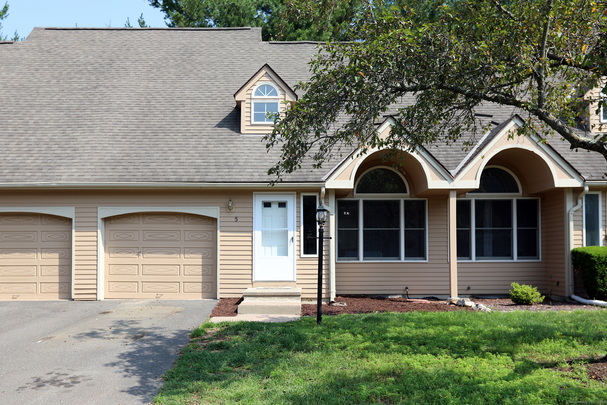 5 Fox Hollow Drive Windsor Locks CT 06096