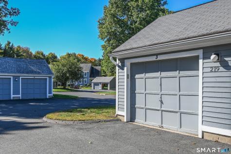 215 Oakland Street Manchester CT 06042