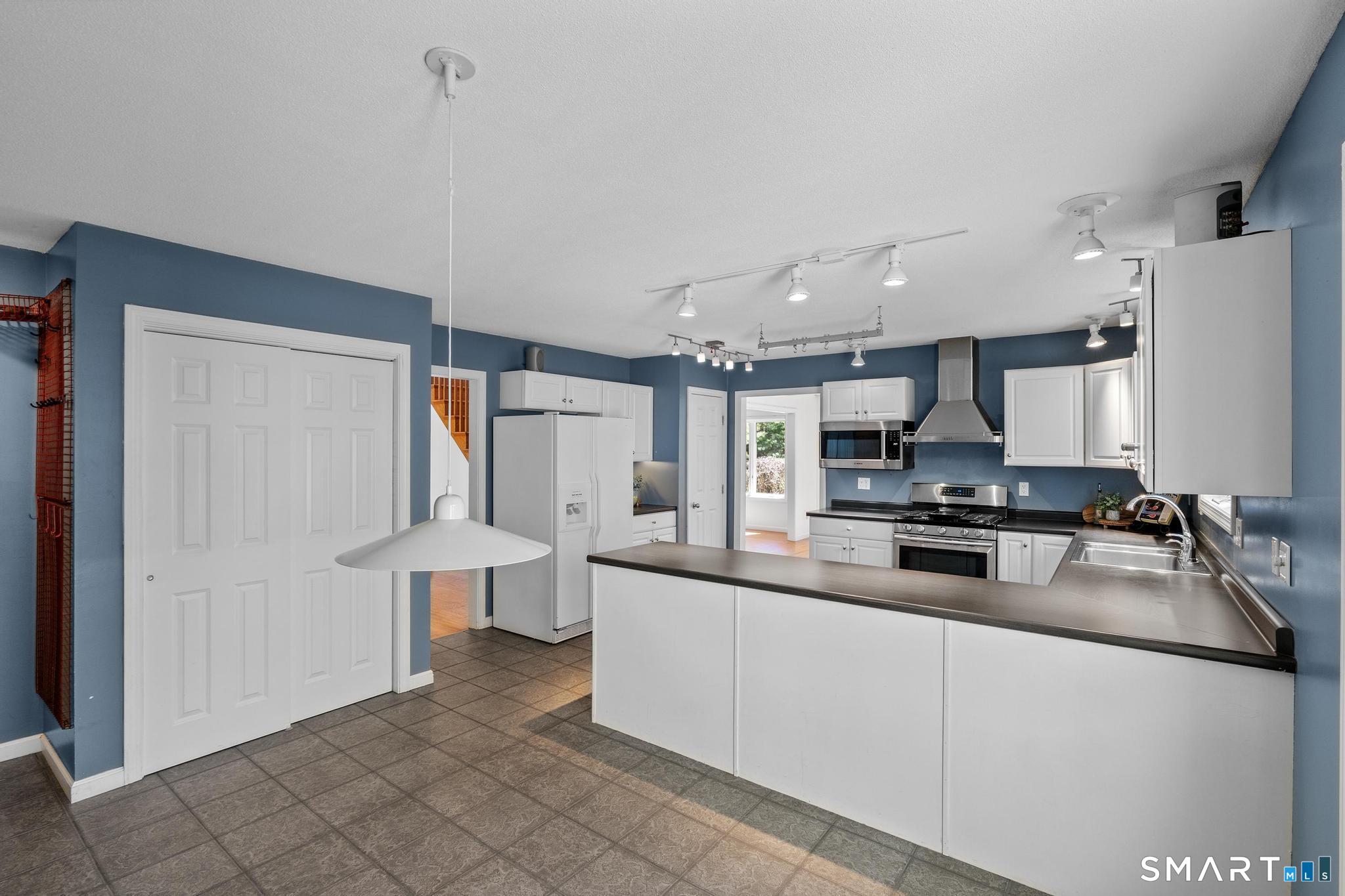 68 Deep Brook Harbor Suffield CT 06078