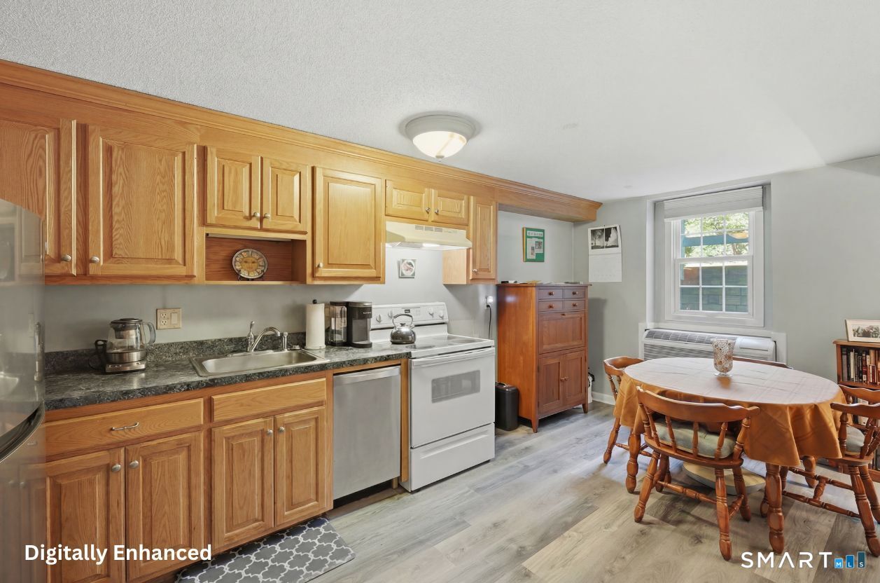 22 Main St Extension Simsbury CT 06081
