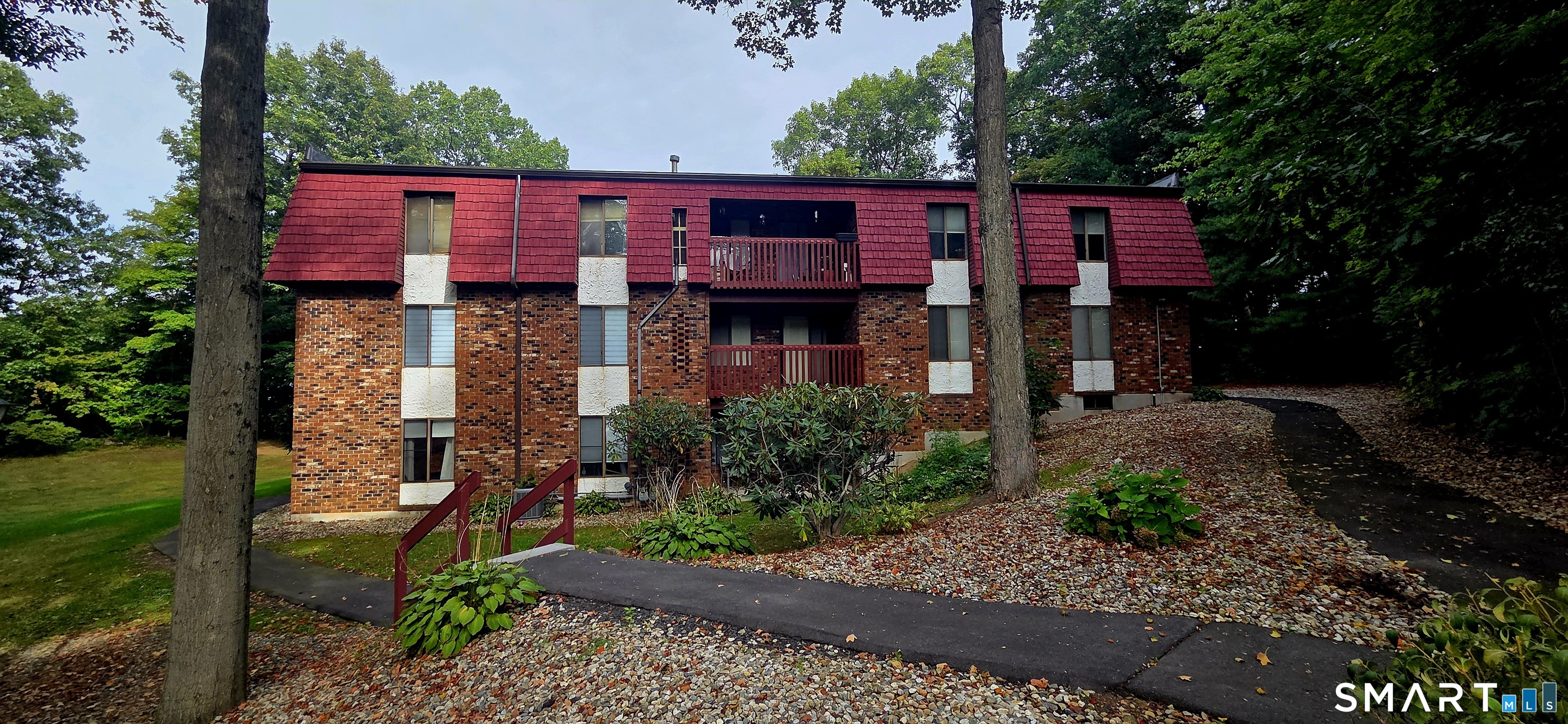 10 Woodsedge Drive Newington CT 06111