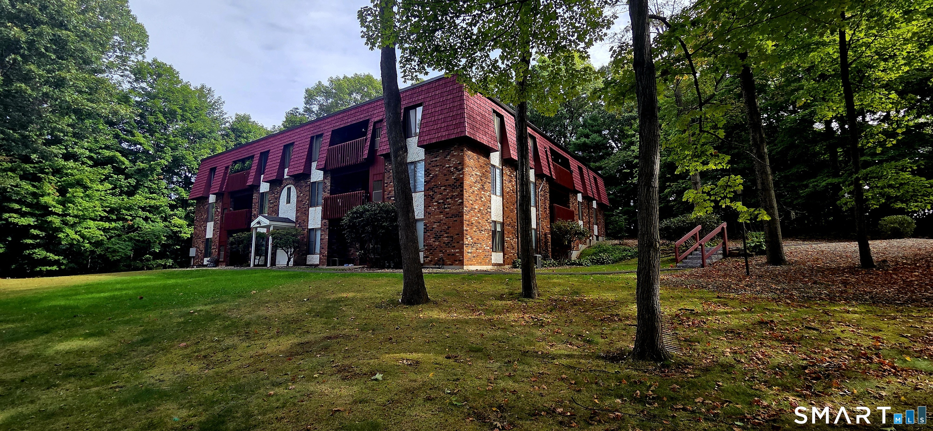 10 Woodsedge Drive Newington CT 06111