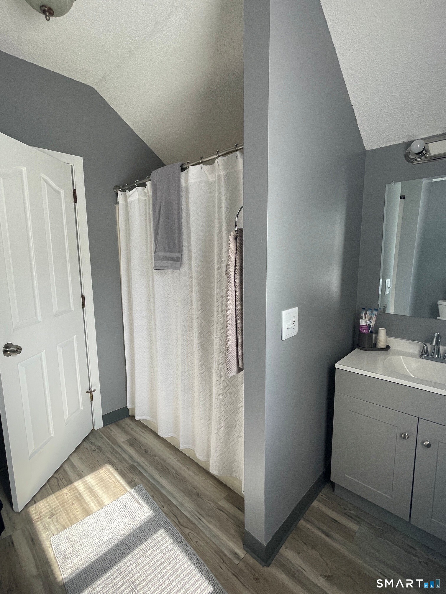 3208 Whitney Avenue Hamden CT 06518